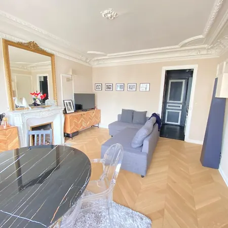50sqm Near Champs Elysees Area * Parijs