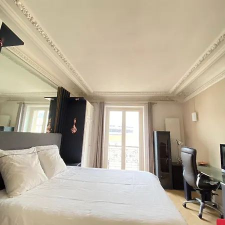 Appartement 50sqm Near Champs Elysees Area Parijs
