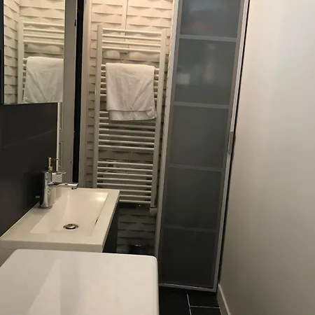 Appartement 50sqm Near Champs Elysees Area